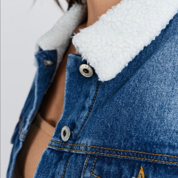 ⭐️ SHERPA COLLAR DEMIN JACKETS - Picture 3 of 8